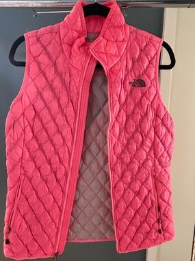 The North Face Women's Hot Pink Quilted Insulated Vest